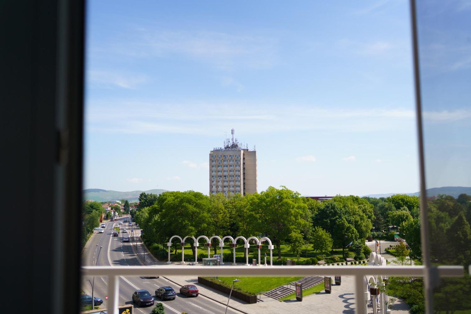 Pasiro Aparthotel Alba Iulia Eksteriør billede