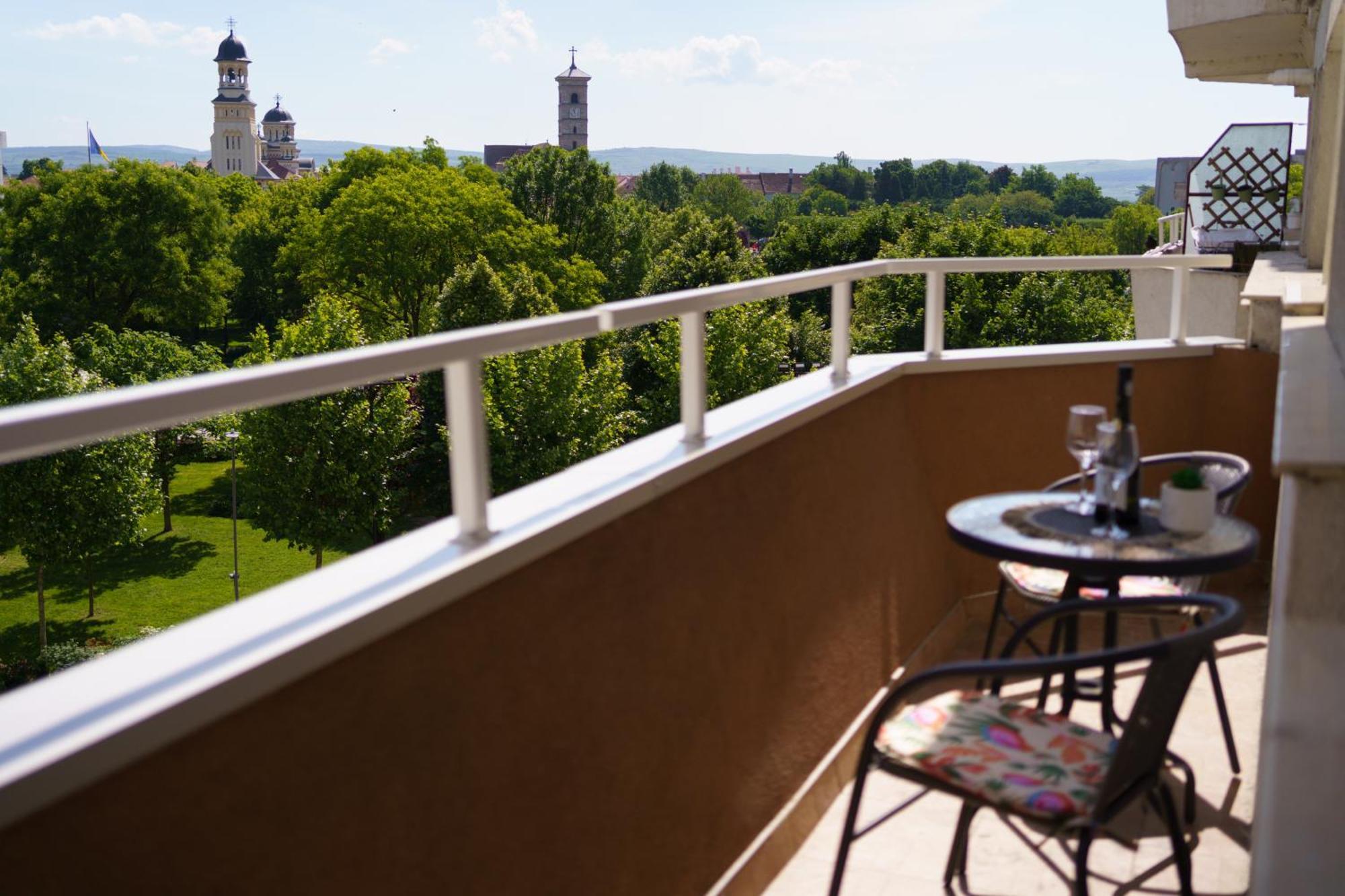 Pasiro Aparthotel Alba Iulia Eksteriør billede